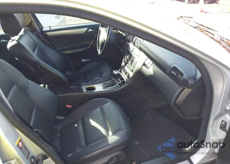 2006 Mercedes-Benz C 230 Sport z USA, uszkodzony, nr VIN WDBRF52H66F746205